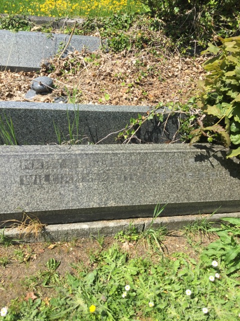 headstone